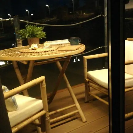 Casa Flotante El Refugio Del Pirata Hotel en barco